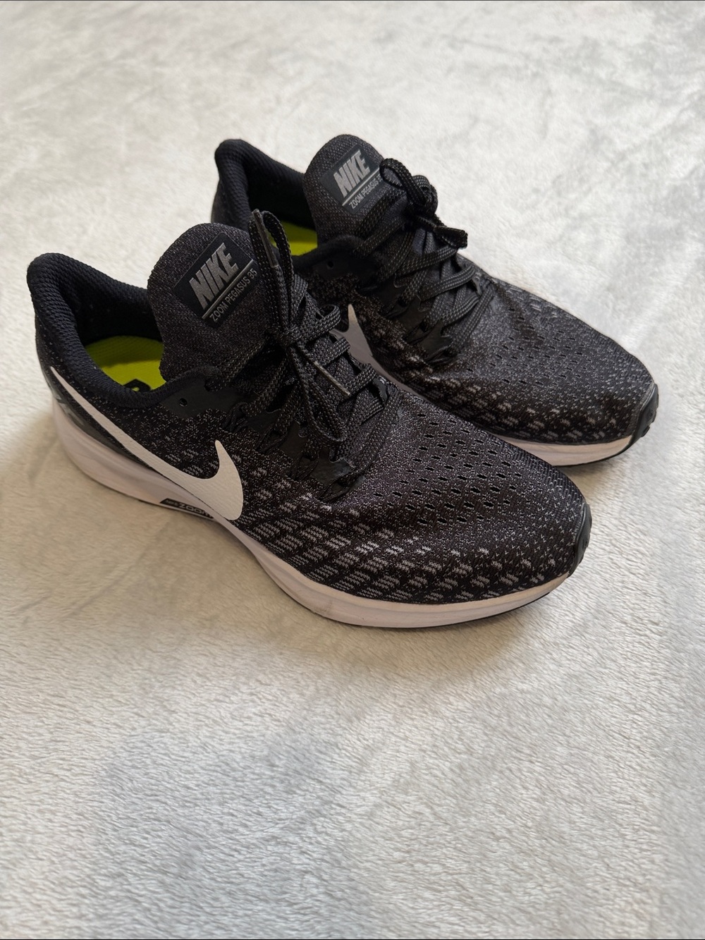 Nike Air Zoom Pegasus 35 running shoes size 7